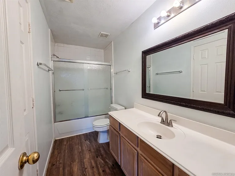 638 Aldenwick Ln — Photo 15