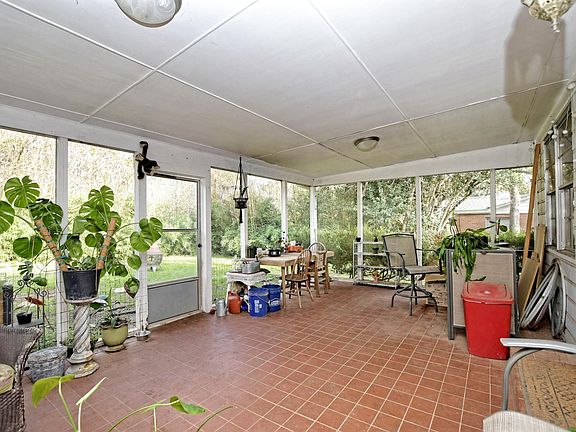 4th image of 111 Buena Vis