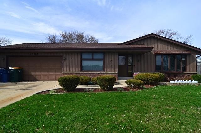 1st image of 3402 E Carollton Dr
