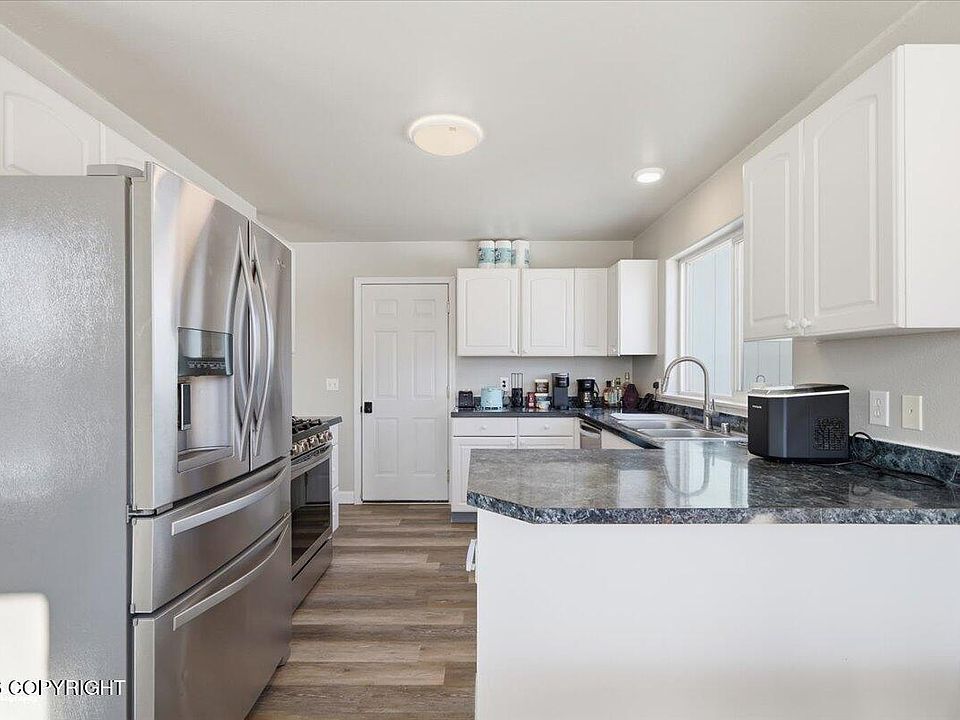 1st image of 1785 E Raven Cir