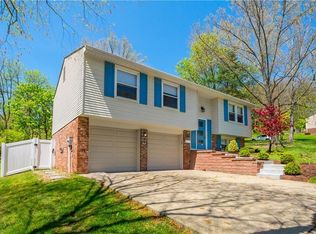 375 Fruitwood Dr, Bethel Park, PA 15102