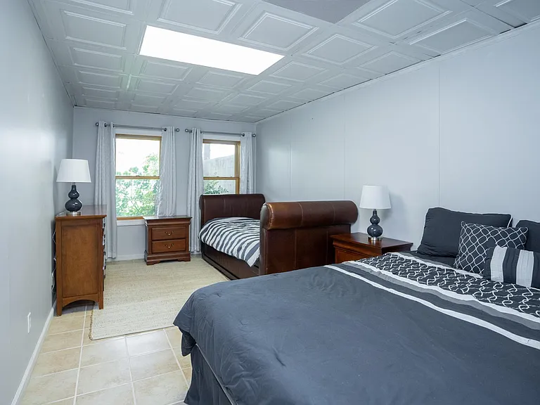 218 Long Island Dr — Photo 36