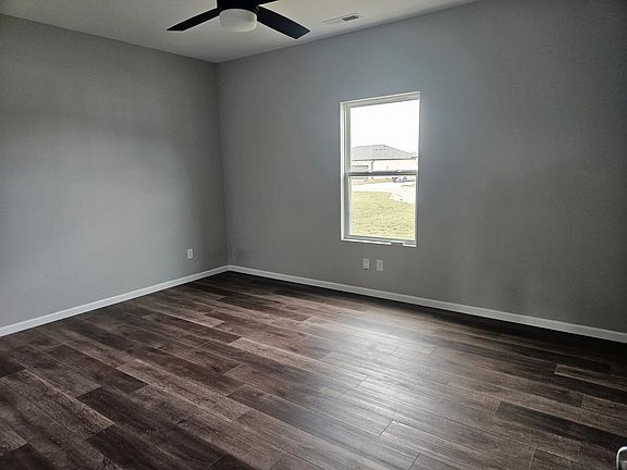 4th image of 928 Dishman Cir