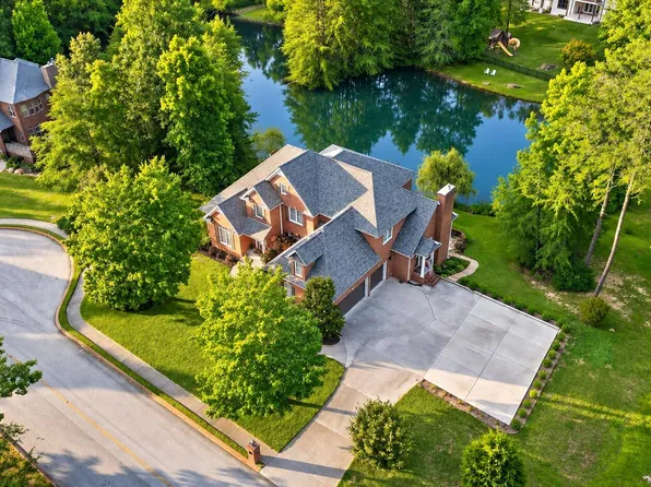 6 Ives Lake Rd, Signal Mountain, TN 37377