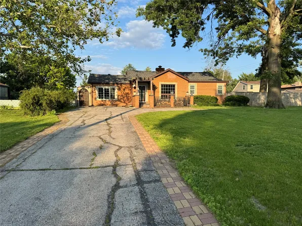 4005 Beaver Ave, Des Moines, IA 50310