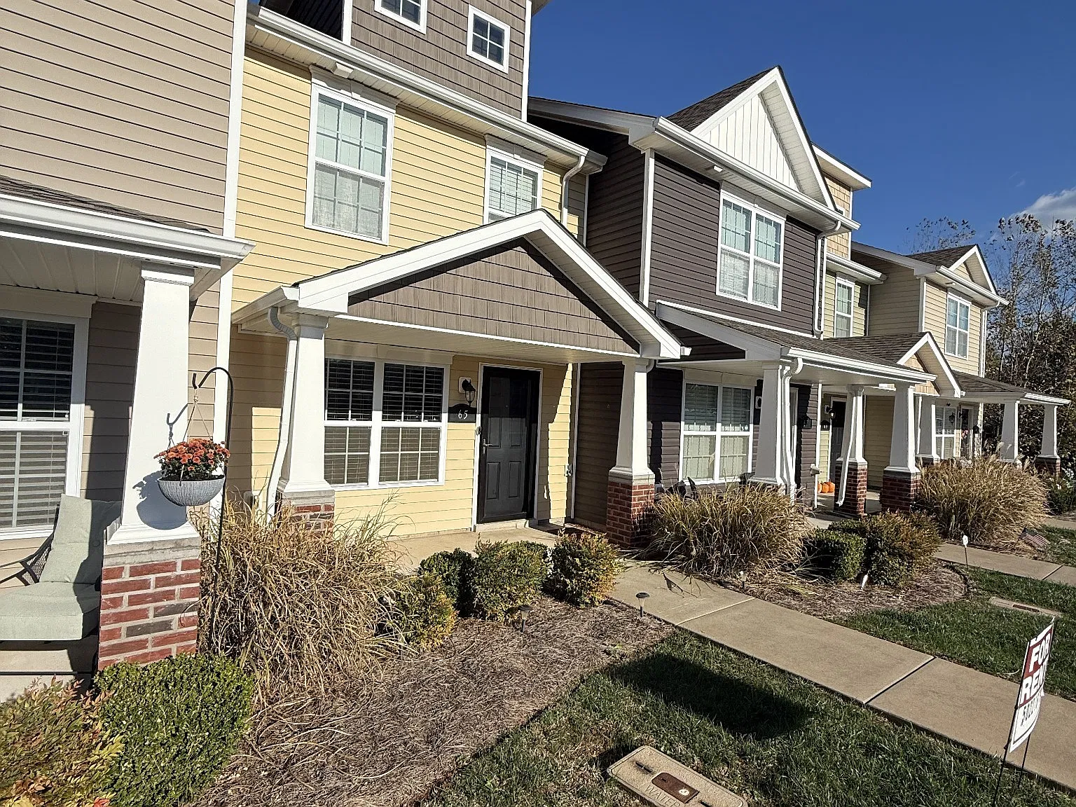 2 bed, 2.5 bath, 1216 sqft, $1,500 — Photo 3