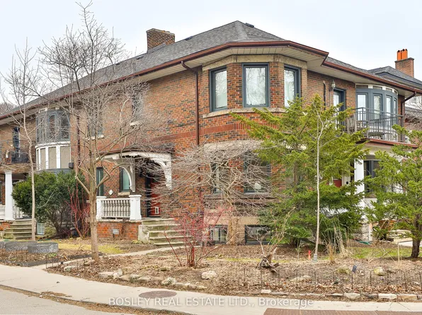 9 Indian Valley Cres, Toronto, ON M6R 1Y5