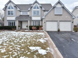 210 Ambria Dr, Mundelein, IL 60060