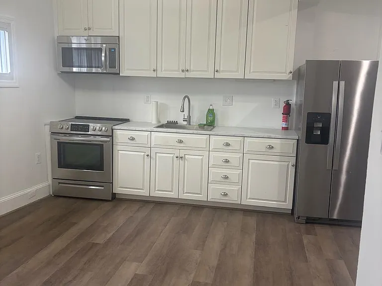 225 Missouri Ave NW — Photo 5