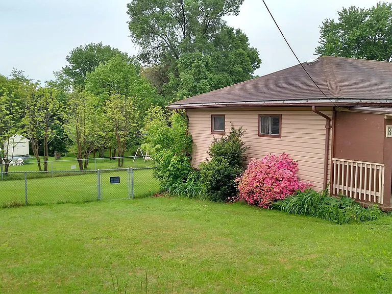 1307 Walnut St — Photo 15