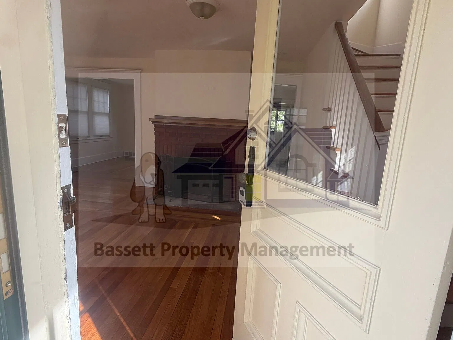 3 bed, 1.0 bath, 1172 sqft, $3,095 — Photo 2