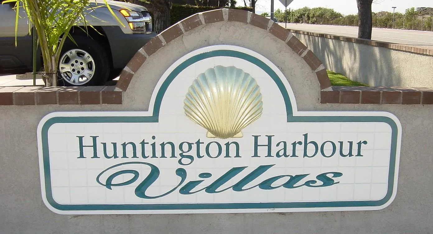 Huntington Harbour Villas — Photo 1