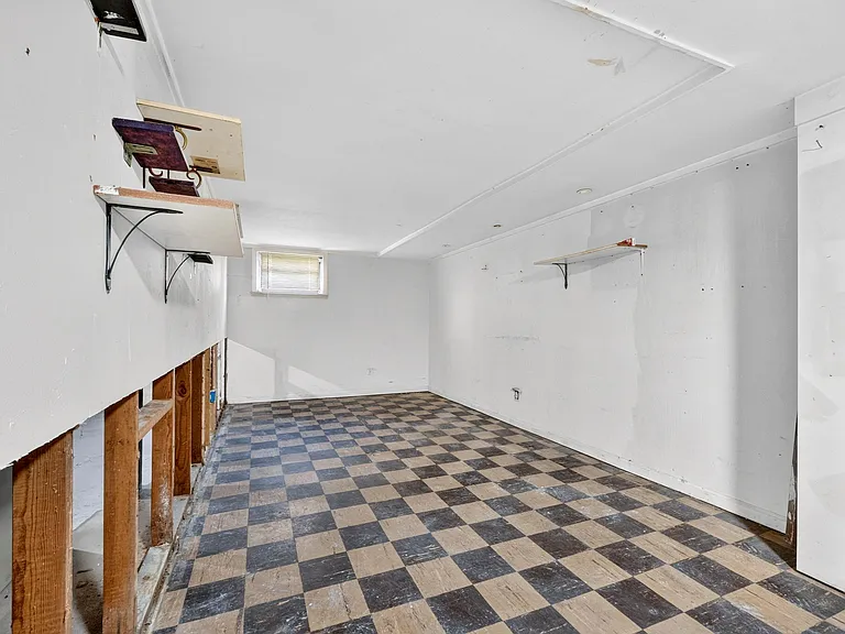 8033 Busiek Ave — Photo 23