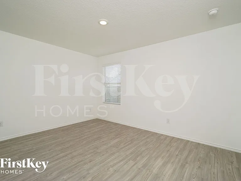 2418 Double Oak Dr — Photo 8