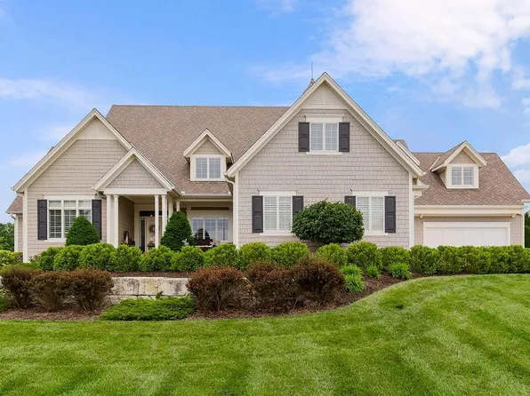 10309 S Oakcrest Ln, Olathe, KS 66061