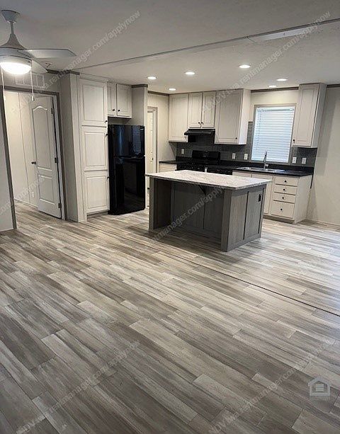 1st image of 7133 Acorn Cir
