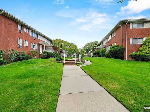 4th image of 1315 Anderson Avenue #5