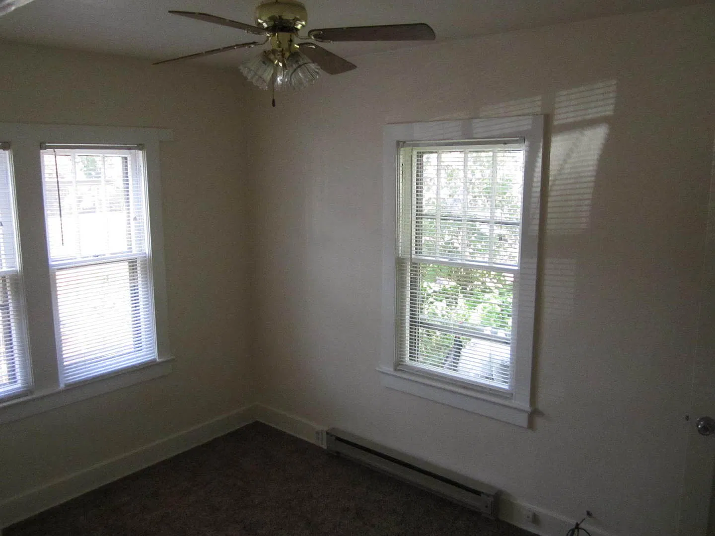 15-4 — Photo 4
