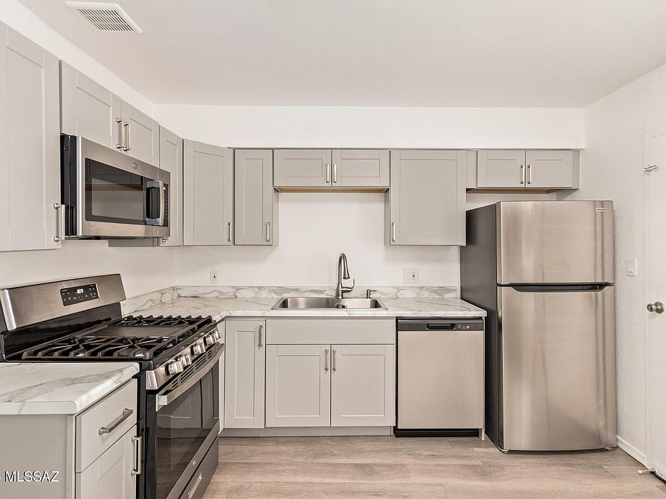 1st image of 137 S Grande Ave #4