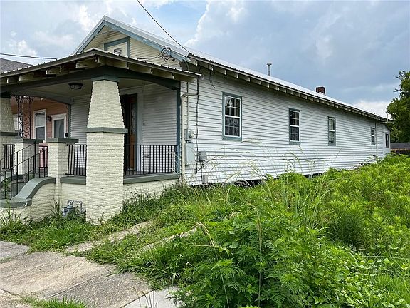 2nd image of 2119 Louisa St