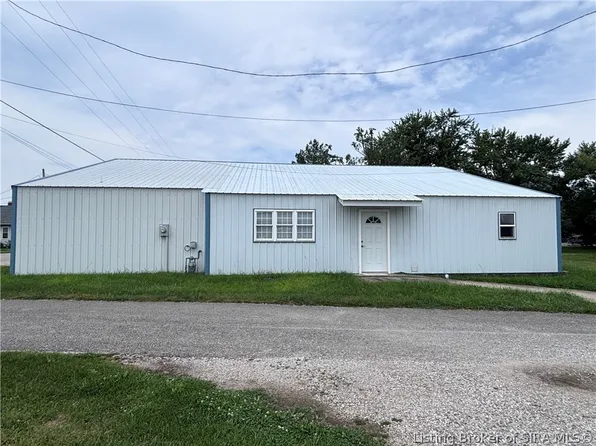 50 W Oak Street, Campbellsburg, IN 47108