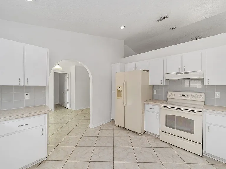 12136 SW 41st Pl — Photo 11