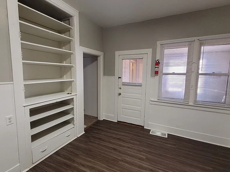 418 Rose St — Photo 3