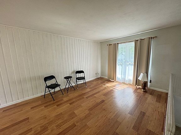3rd image of 38 Whippoorwill Dr