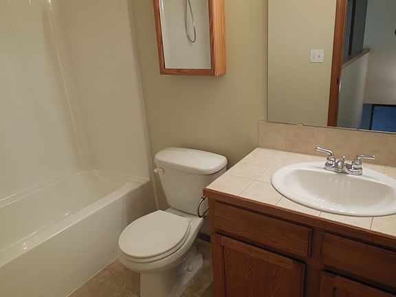 5th image of 8406 82nd St NE