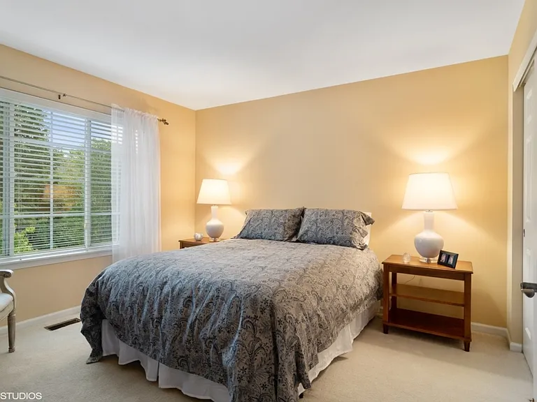 1212 Townes Cir — Photo 14