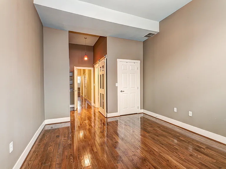 1724 Fleet St — Photo 15