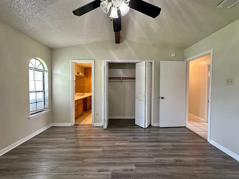 109 S Brook Dr — Photo 23