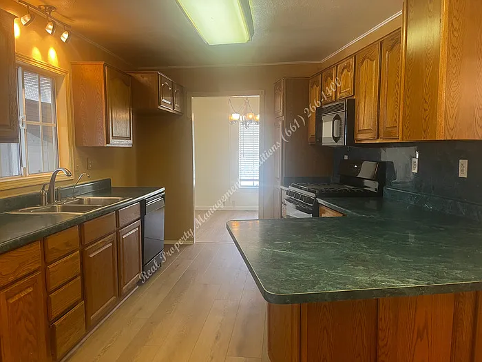 2804 Park Ave — Photo 6