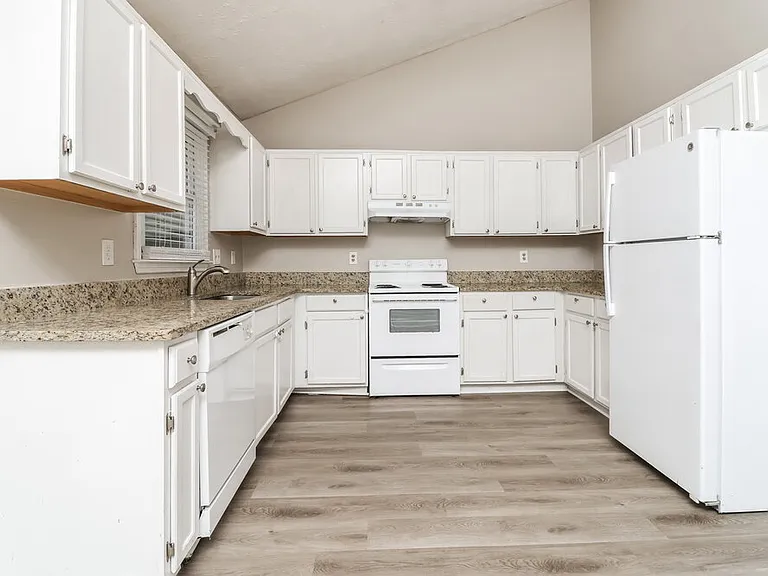 3106 Calumet Cir NW — Photo 12