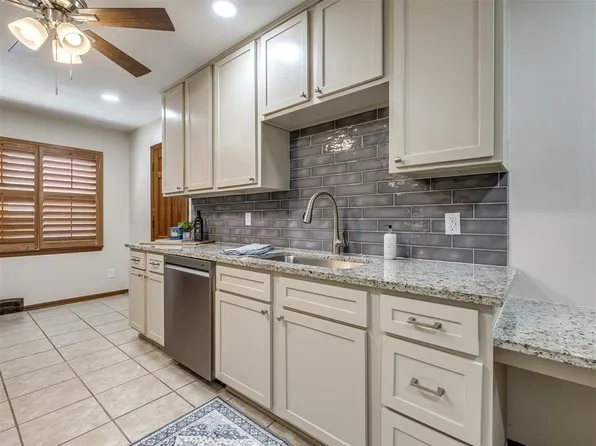 2724 Lakeside Dr, Village, OK 73120