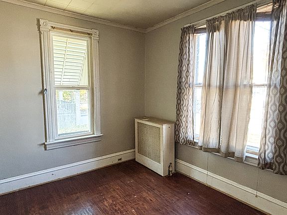 5th image of 812 W Virginia Ave