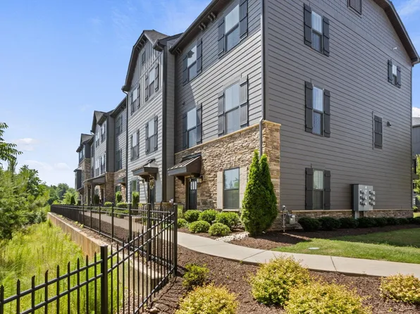 107 Rollins Ave, Greenville, SC 29607