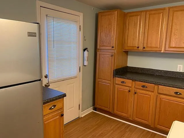 1227 Chester Ave — Photo 21