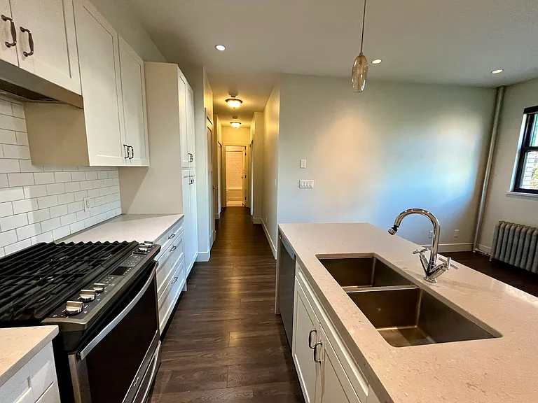 166 E 11th Ave #8 — Photo 8