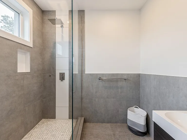 127 Highland Rd — Photo 15