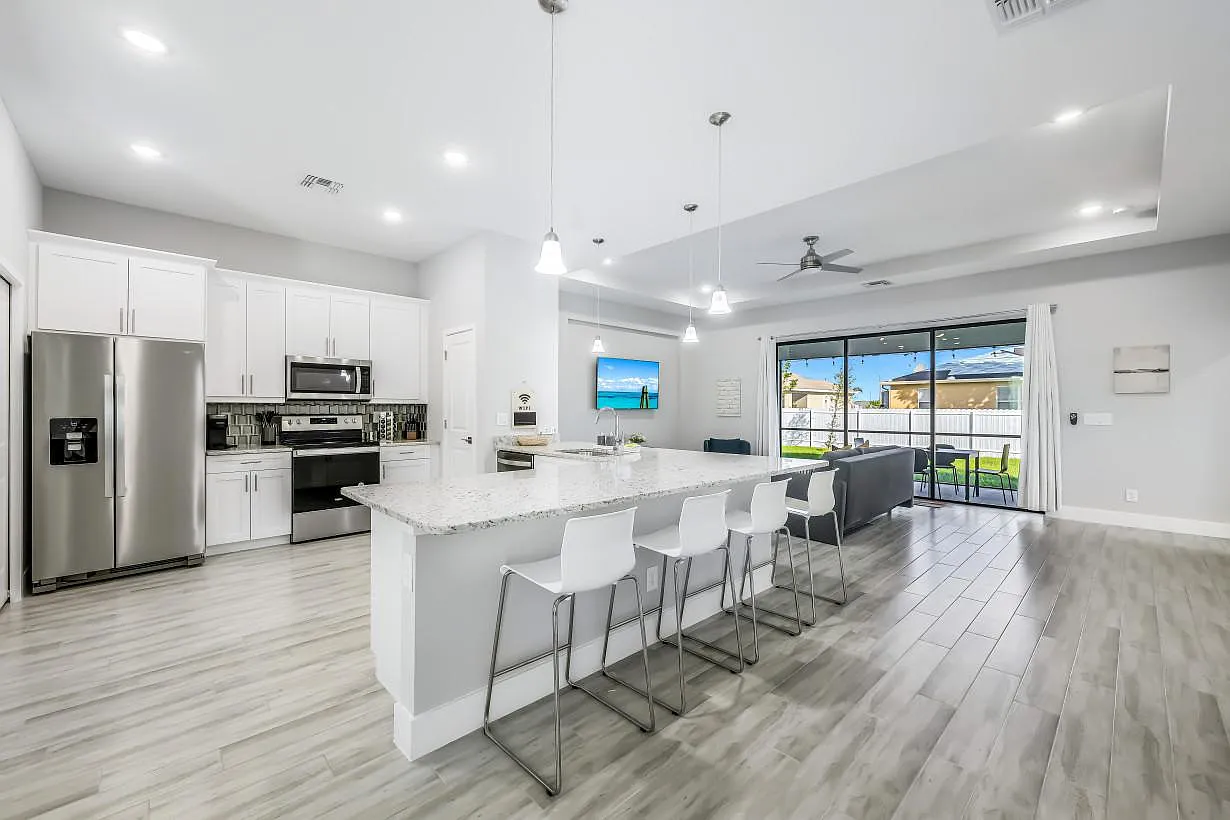 3 bed, 1800 sqft, $2,300 — Photo 1