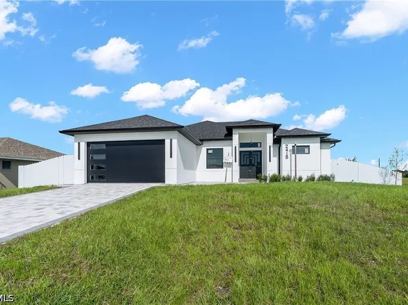 2415 NE 22nd Place Cpe, Coral, FL 33909