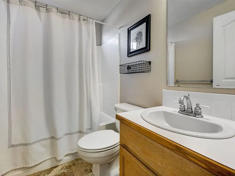 10230 W Greenleaf Ct — Photo 11