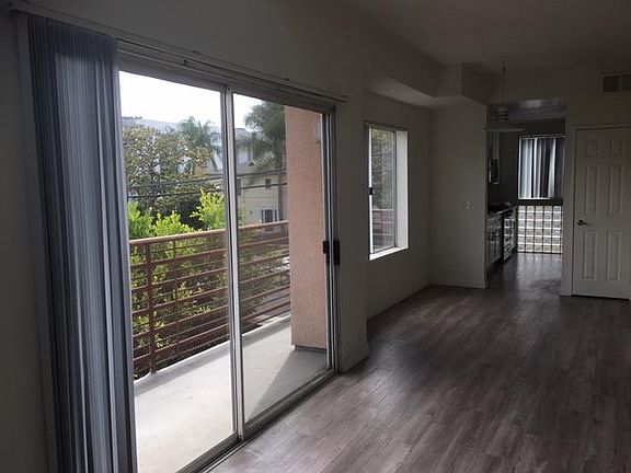 2nd image of 450 N Van Ness Ave APT 116