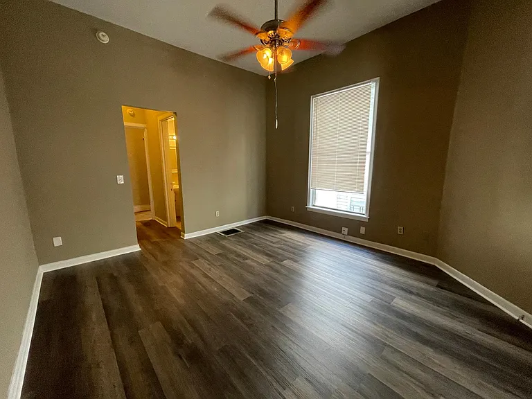 2117 Grinstead Dr #2 — Photo 4