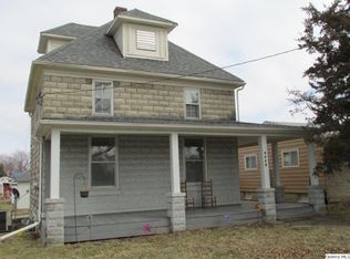 1218 N 24th St, Quincy, IL 62301