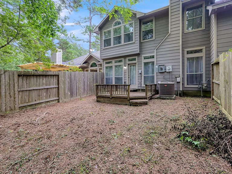 23 Alderon Woods Pl — Photo 5