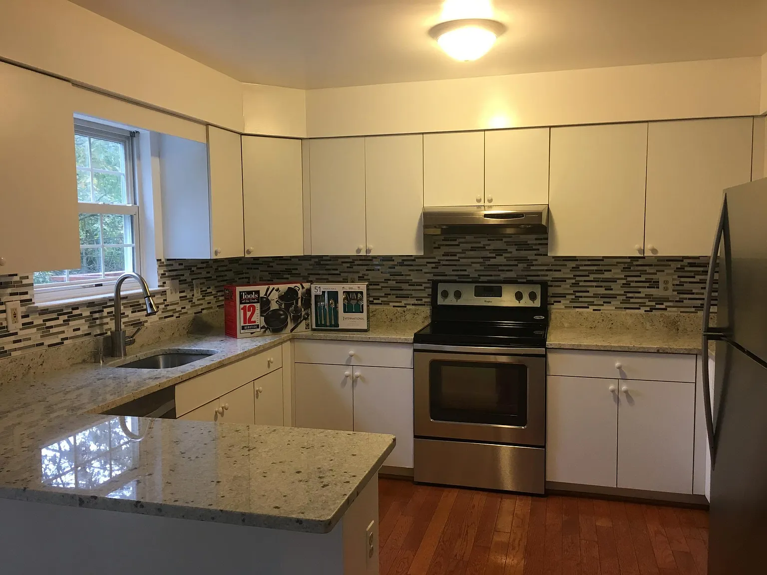 1 bed, 2000 sqft, $750 — Photo 3