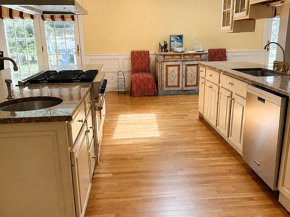 5th image of 14 Silverbrook Place