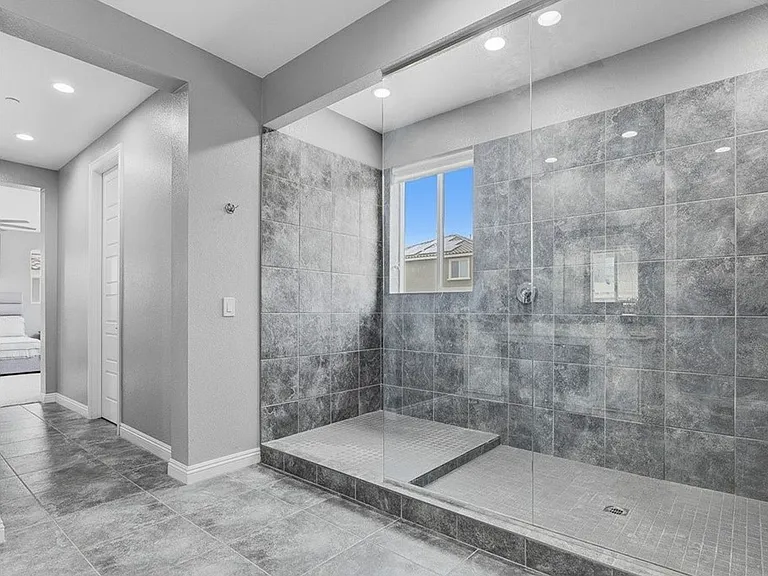 2562 Millburn Ave — Photo 19